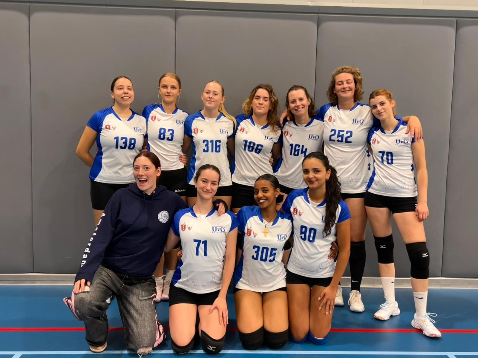 Ladies 7 team photo